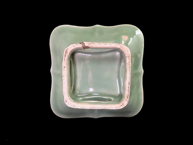 三田青磁　桐に鳳凰の図　台付き四方皿　菓子皿　D874AS-CSo