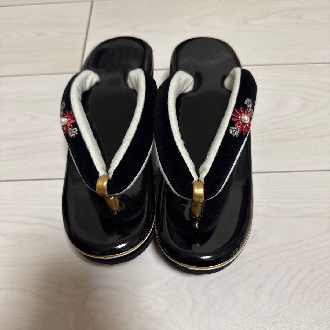 【タイルセール！！】黒の草履と花柄バッグのセット