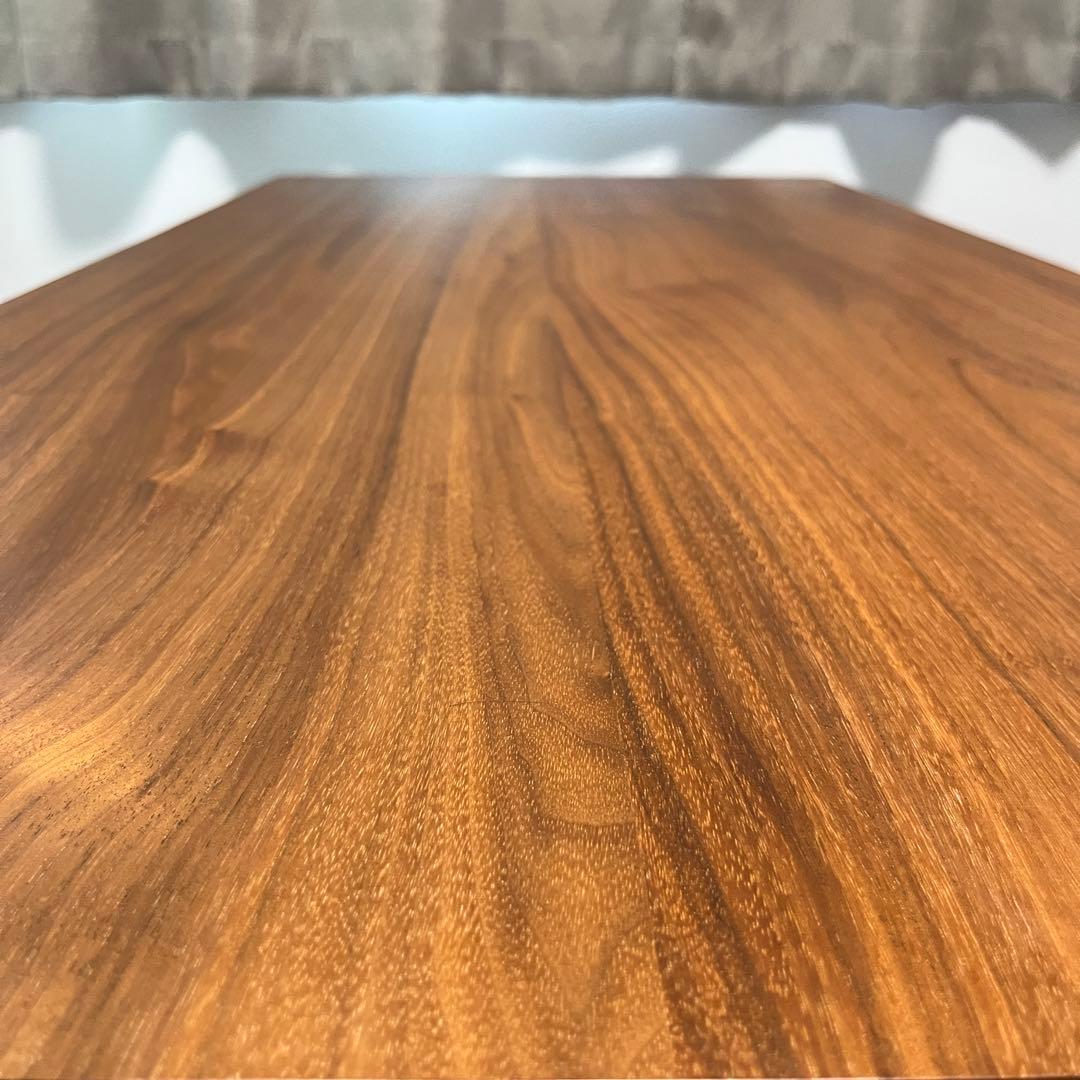 ウッド調　リビングでもダイニングでもつかえるテーブル