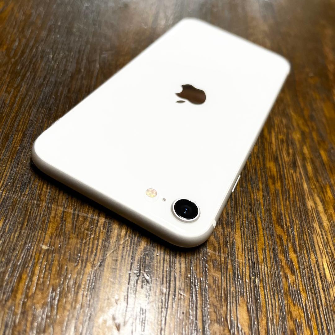 【上美品☆】iPhoneSE 第2世代 本体 white 64GB SIMフリー