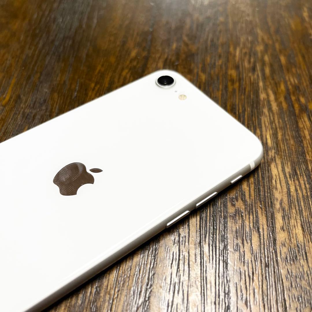 【上美品☆】iPhoneSE 第2世代 本体 white 64GB SIMフリー