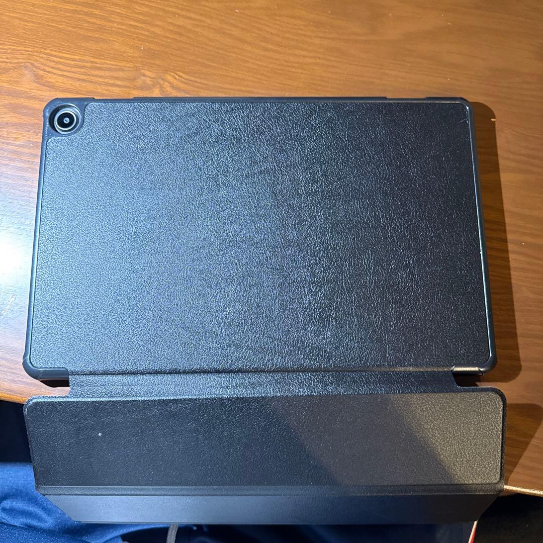 Androidタブレット 本体 レザー調カバー付き