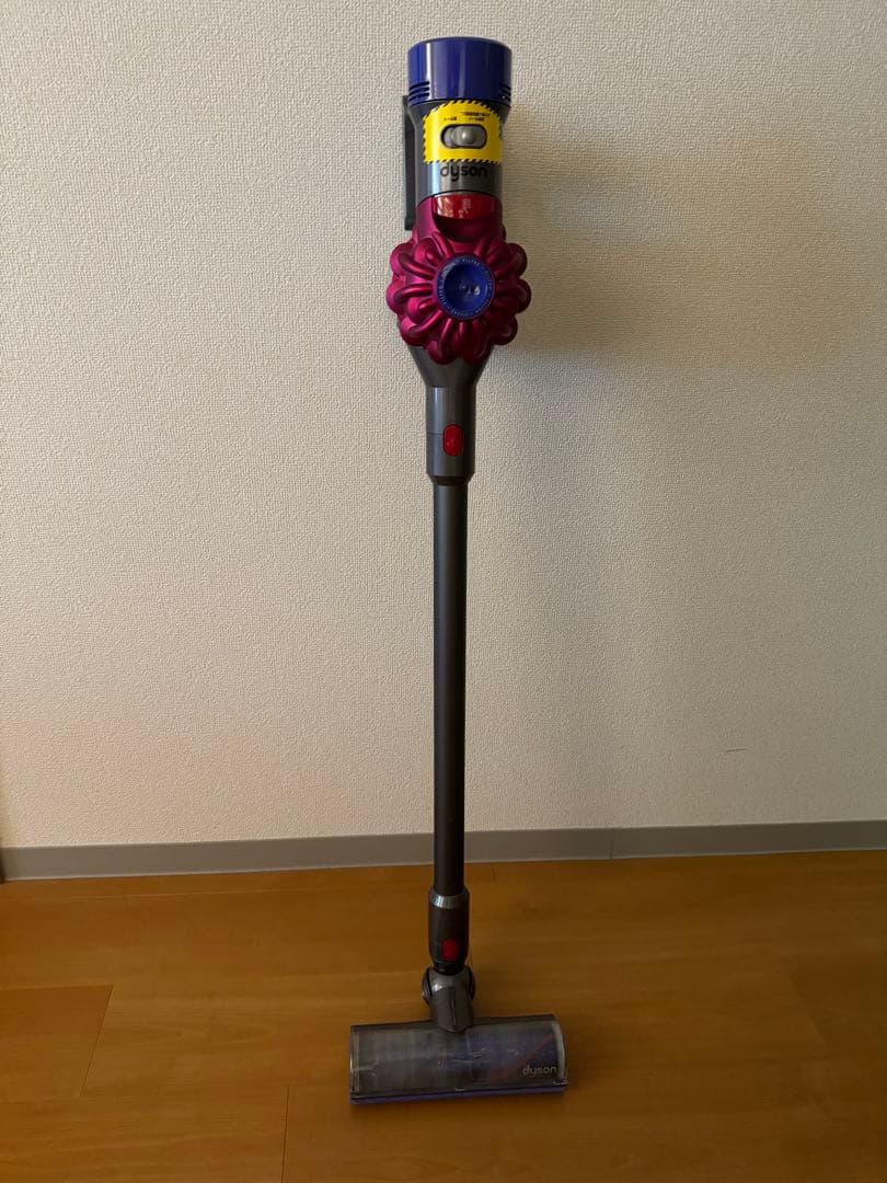 Dyson V7 SV11 コードレスクリーナー