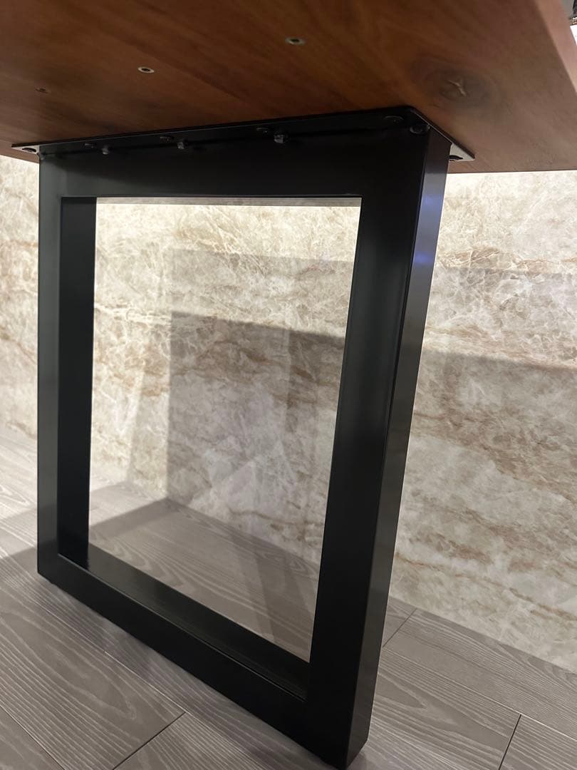 D*0様 マスターウォール ワイルドウッド ダイニングテーブル ウォールナット