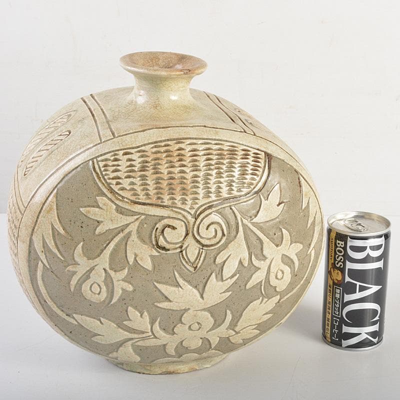 中国　磁州窯　白磁　掻落し　花文　扁壷　M　R7387F