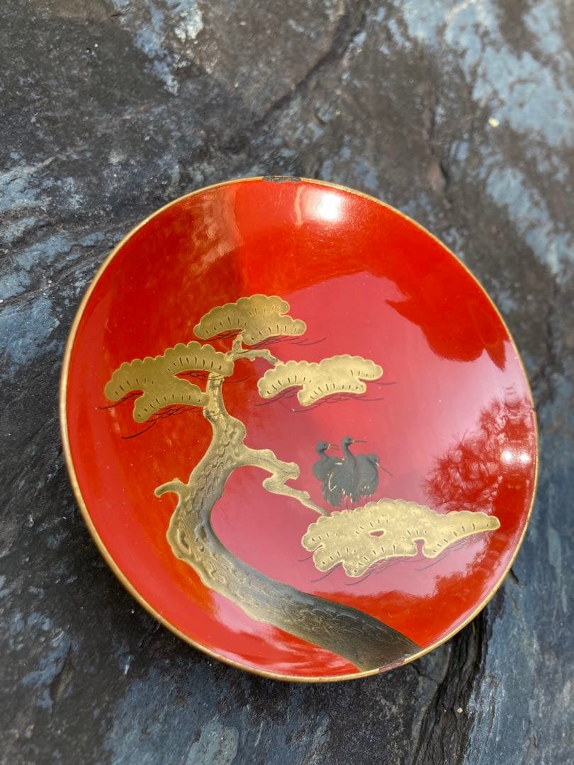 京都の美しいヴィンテージ品　昭和8年　漆器セット 鶴　盃　金箔装飾　正月　大晦日