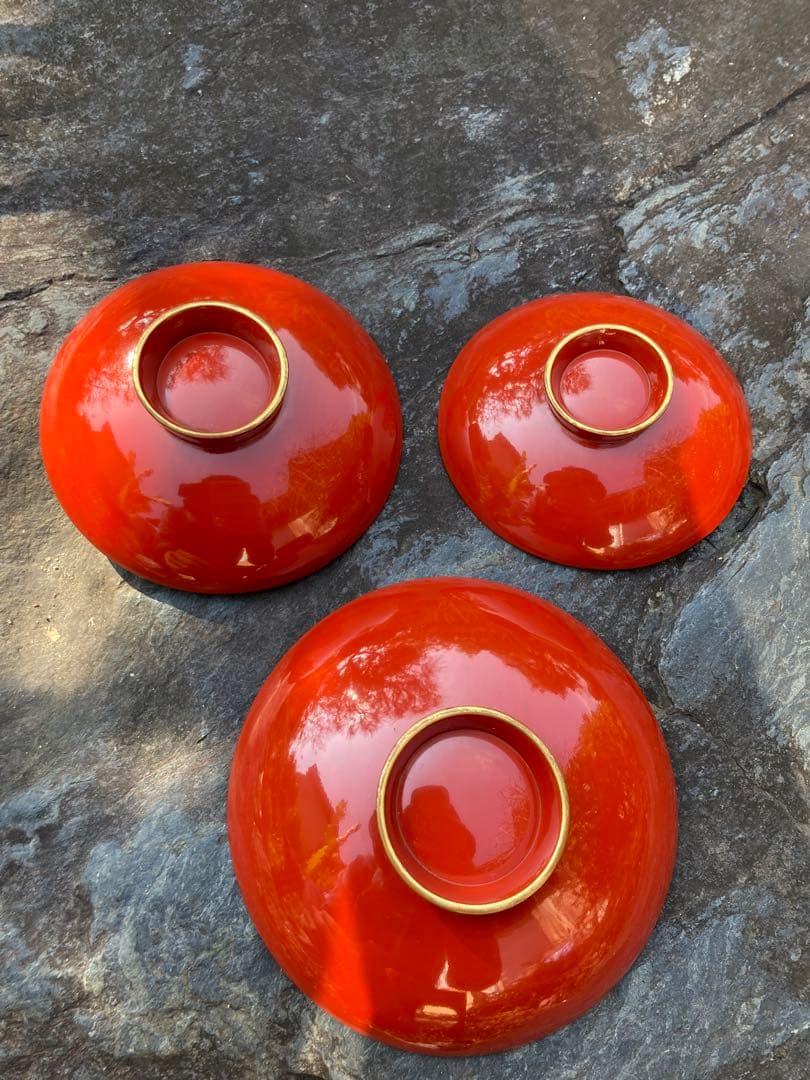 京都の美しいヴィンテージ品　昭和8年　漆器セット 鶴　盃　金箔装飾　正月　大晦日