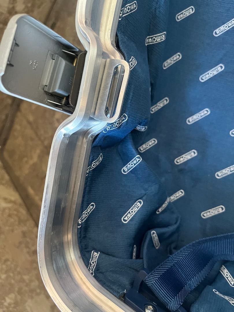 RIMOWA リモワ 廃盤 926.70 トパーズ シルバーインテグラル82L