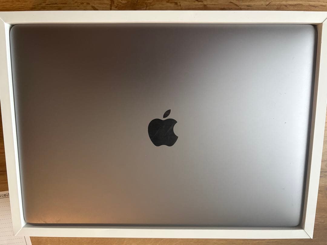 Apple M1搭載 13インチ MacBook Pro【※マウス付、箱無】