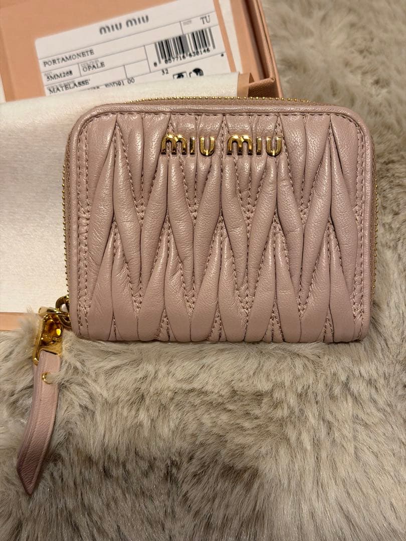 miu miu ピンクレザーケース ミュウミュウ マテラッセ