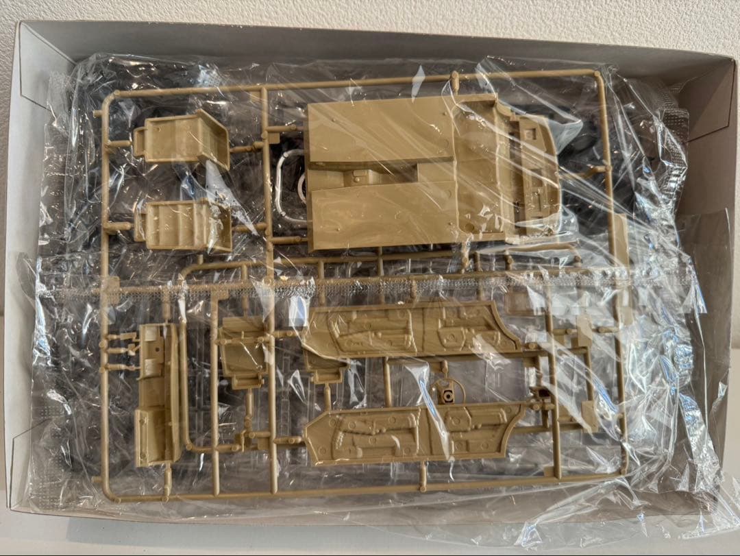 CENTURY VG45 1/18 プラモデル