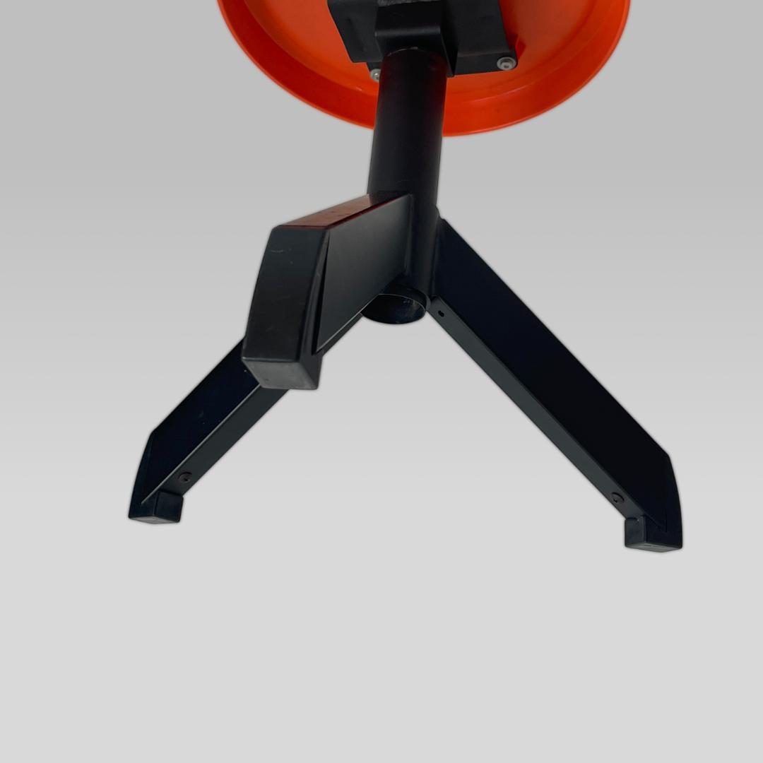 【パブリックデザイン】ポストモダン ラボラトリー スツール 公共 学校椅子