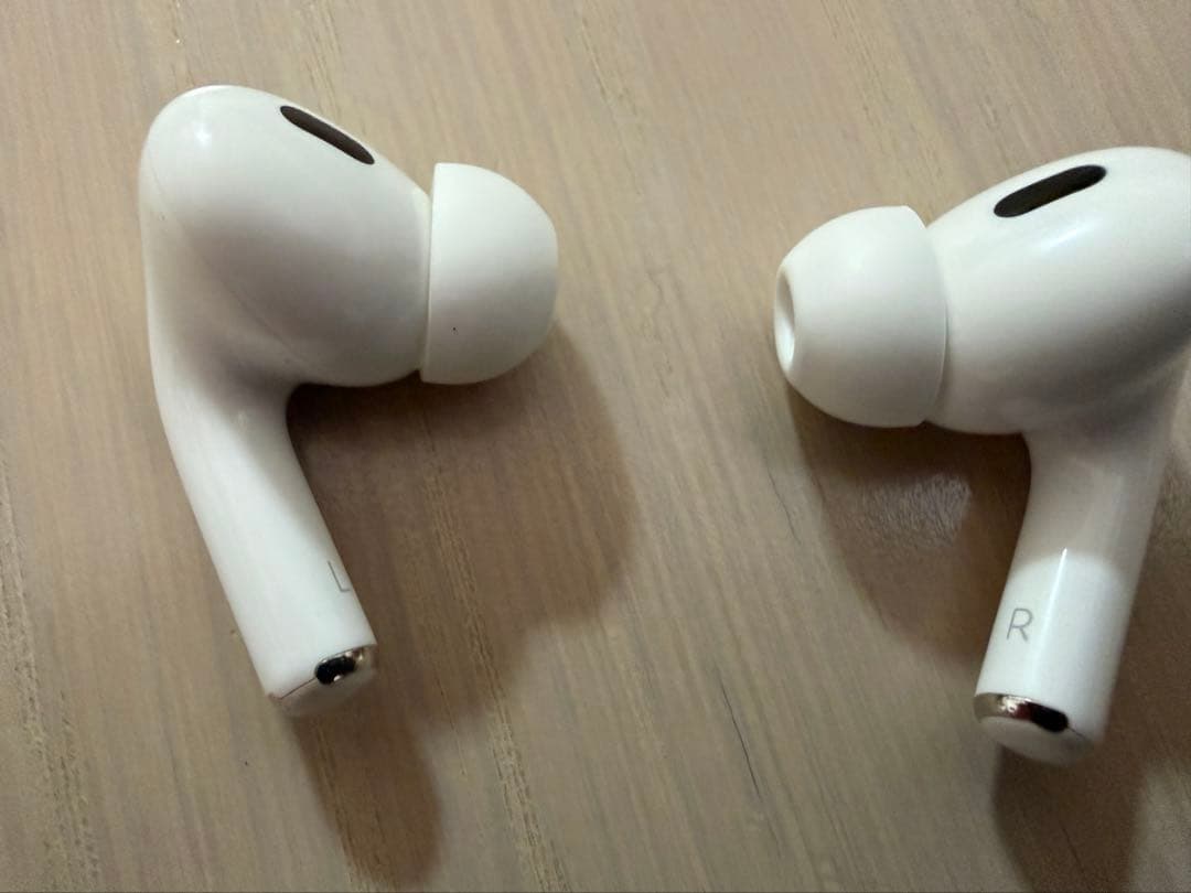 AirPods Pro 第2世代 ＋保護ケースおまけ付き！
