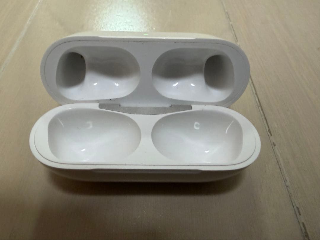 AirPods Pro 第2世代 ＋保護ケースおまけ付き！