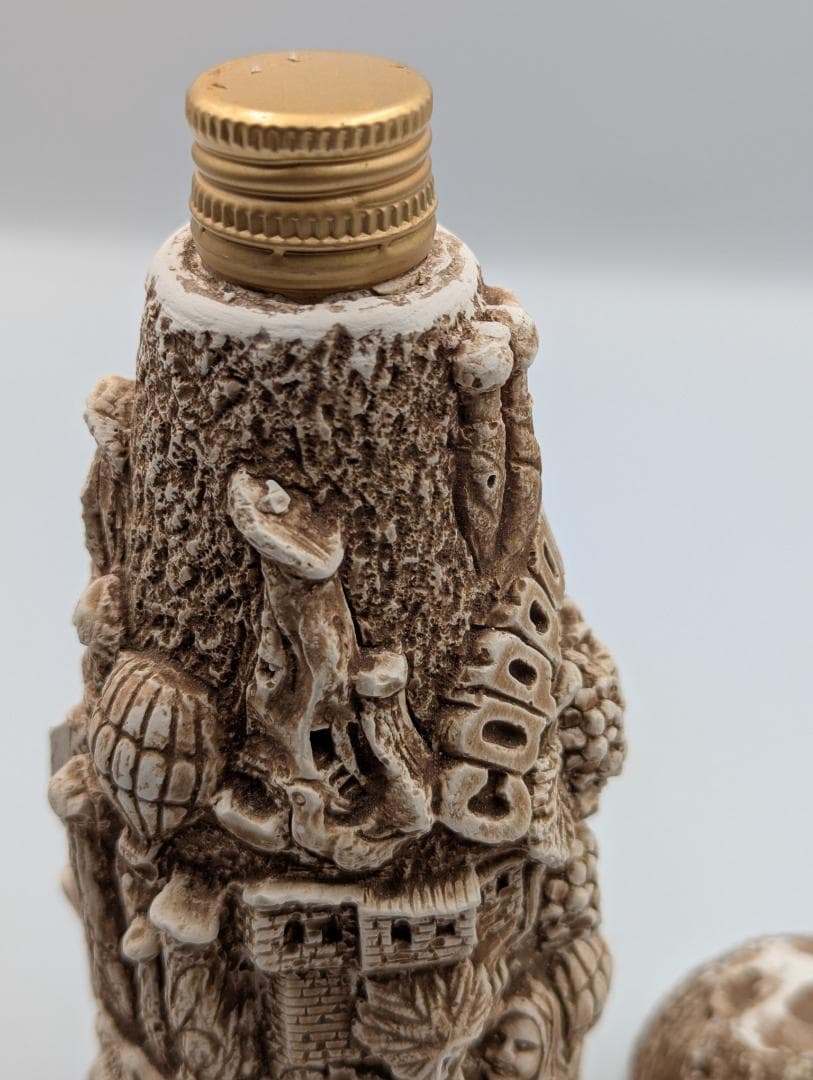 トルコ世界遺産カッパドキア彫刻ワイン中味入り未開封高さ20cm直径8cm