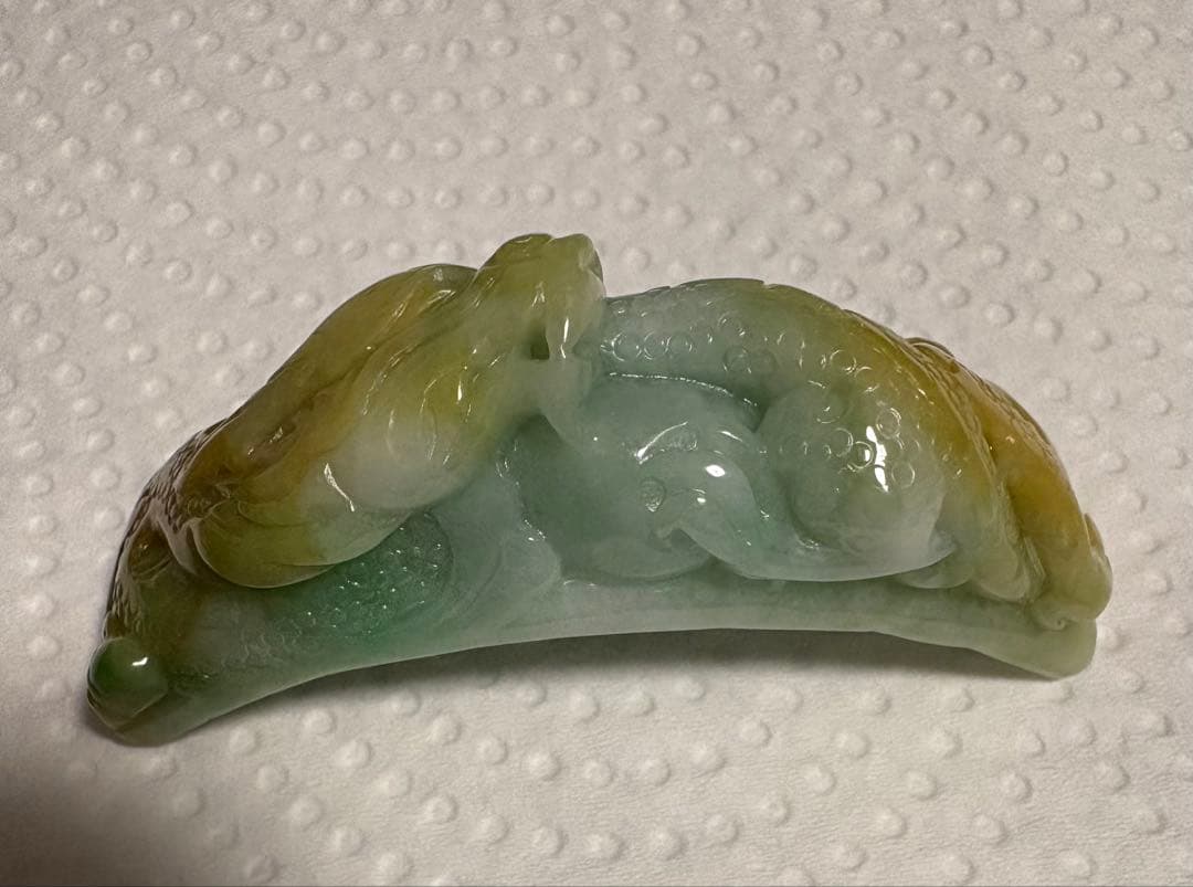 天然翡翠保証　鑑定書付き 約8cm 手彫り一点物