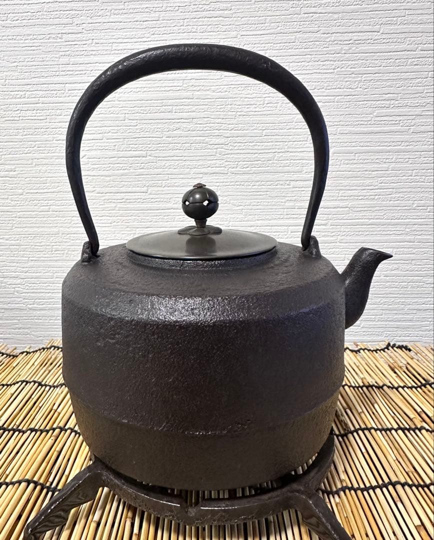 未使用、山形水沢 伝統工芸士 菊池 政光作 飾銅蓋 南部鉄瓶　南部鉄器　鉄瓶