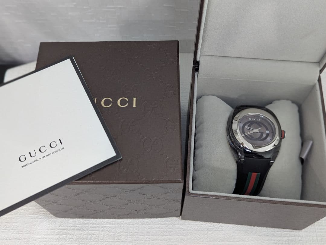 GUCCI SYNC ラバーベルト時計