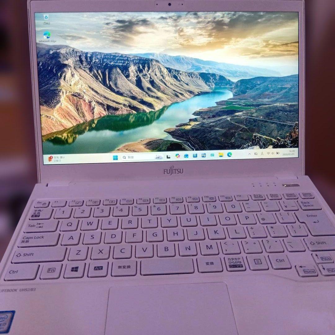 Y① 富士通　ＦＭＶＵ92B3WZ　UH92/B3