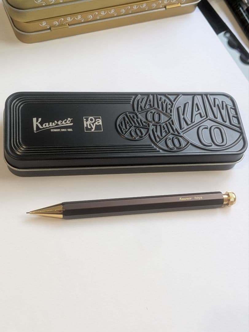 伊東屋　カヴェコスペシャル　ペンシル　オリーブブラウン