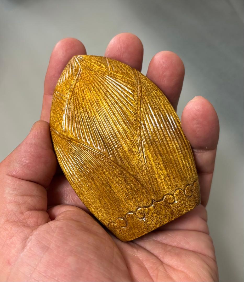 金絹楠 十三仏 蓮の花（高級希少木）