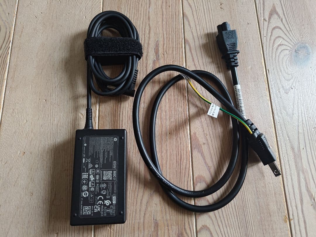 【新品同様】HP Pavilion Aero 13-be2010AU