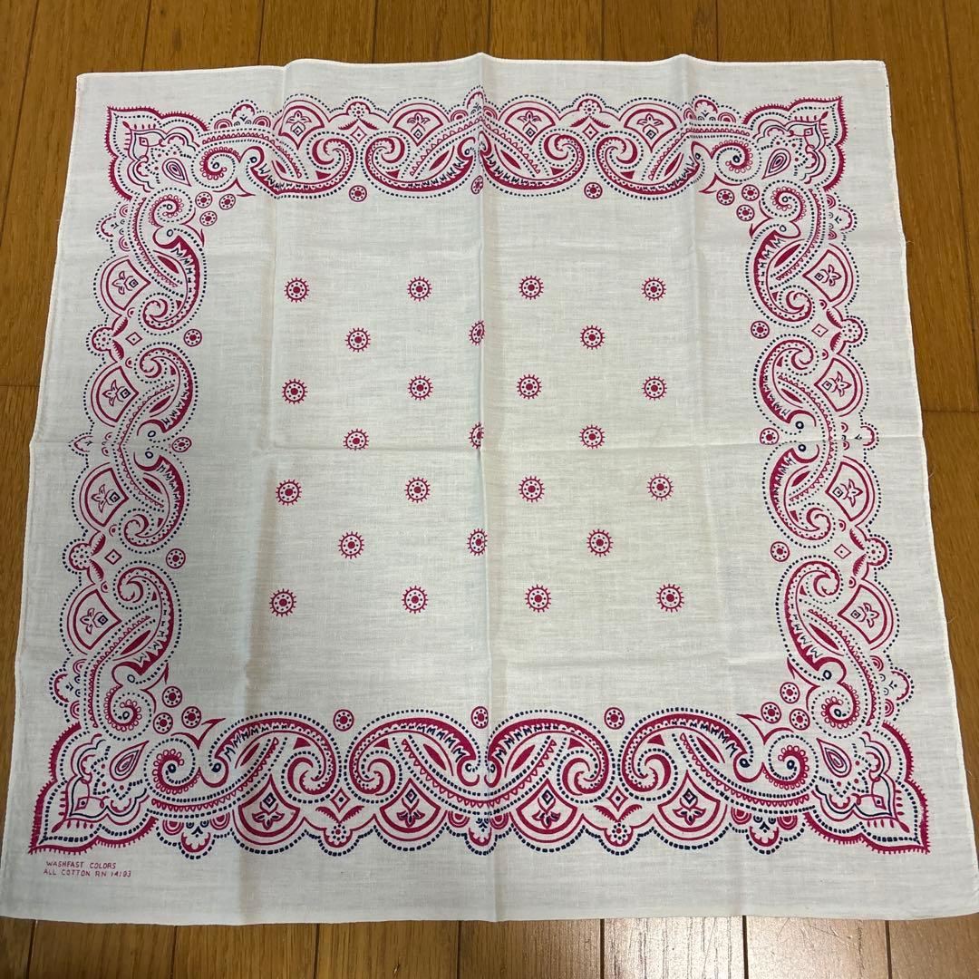 ヴィンテージバンダナ　デップ柄　白ベース　トリコカラー　ワムクラフト社