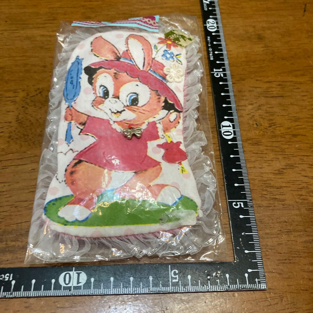 クッションキーホルダー、うさぎフリルフェルト