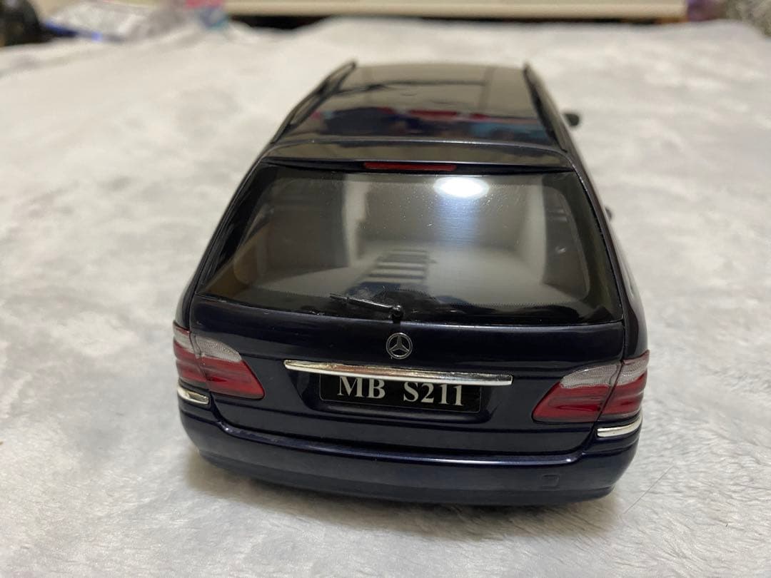 京商 Mercedes-Benz E-Klasse T-Modell 1/18