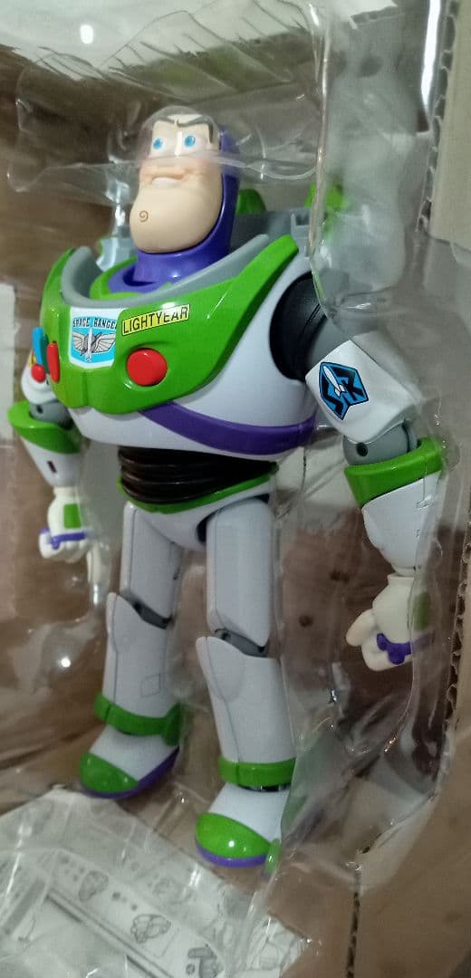 トイ・ストーリー　超合金　バズ・ライトイヤー