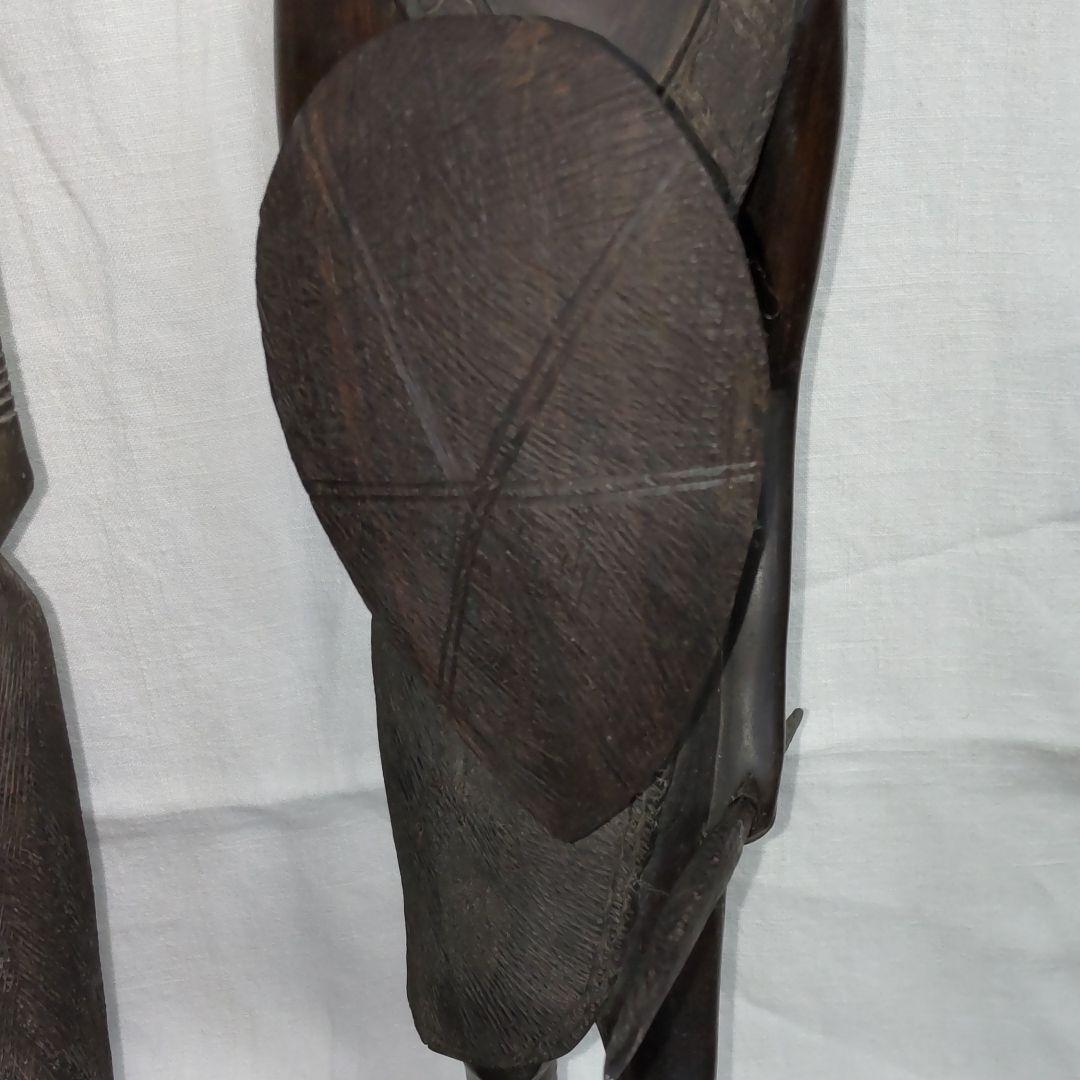 黒檀マサイ族男女像。