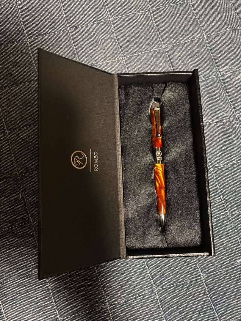 ロメオNo.3 イタリアンアンバー　細軸箱付き