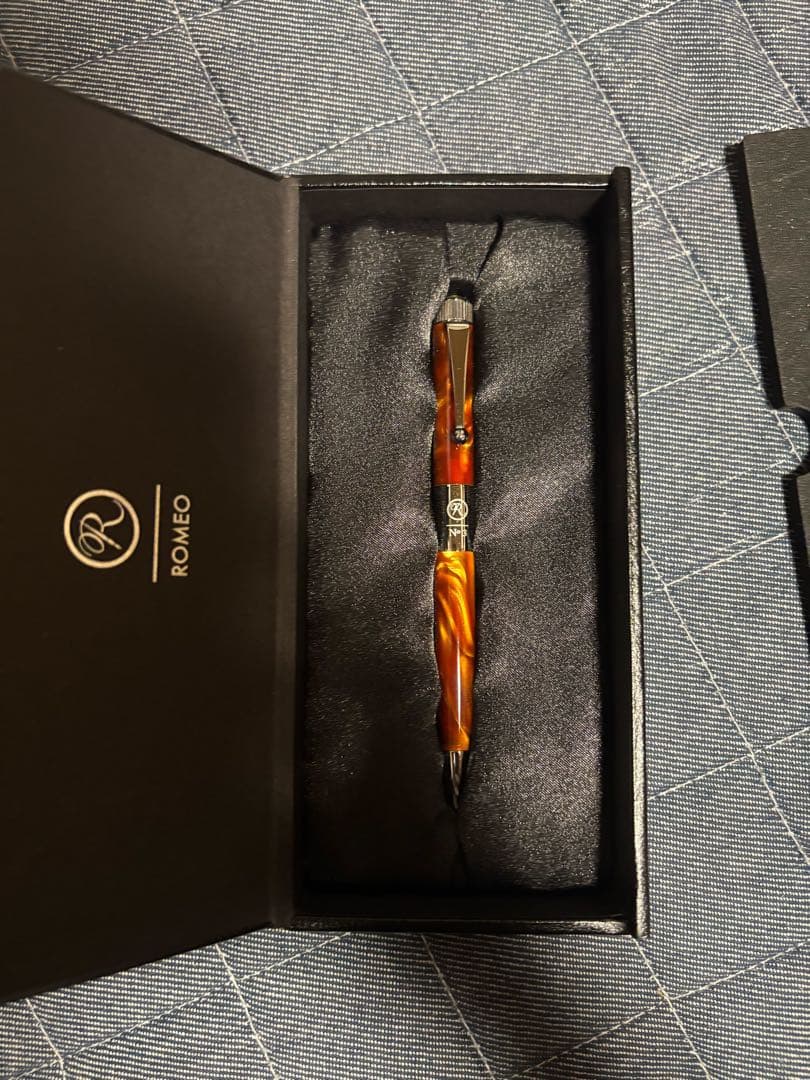 ロメオNo.3 イタリアンアンバー　細軸箱付き