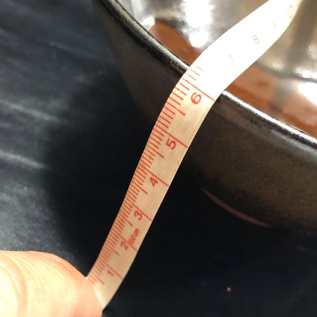 美しい古美術◼️蔵から、凄い美しい黒とカーキ色に茶の3色の抹茶茶碗が出て来ました。