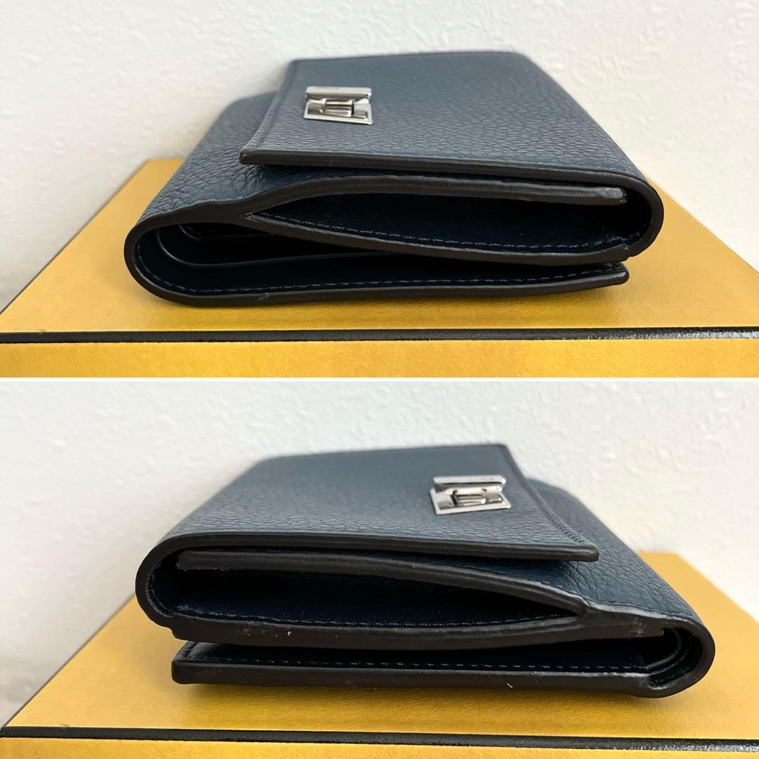 未使用級✨ FENDI ピーカブー 二つ折り財布 セレリア ブルーグレー レザー
