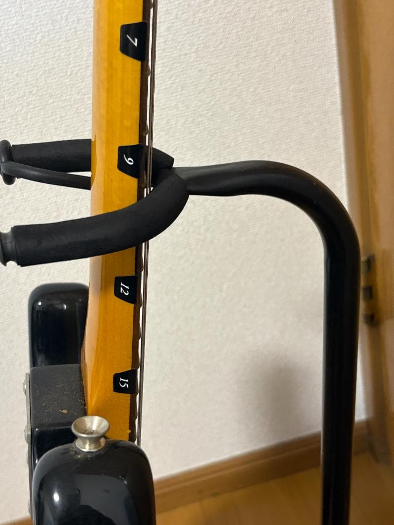 Squier by Fender ストラトタイプ エレキギター　中古