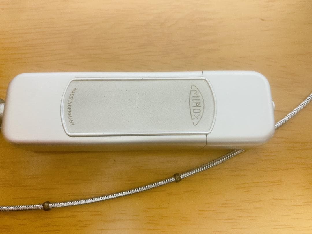 ミノックス B / ドイツ製 超小型カメラ（専用ケース＋専用チェーン付き）