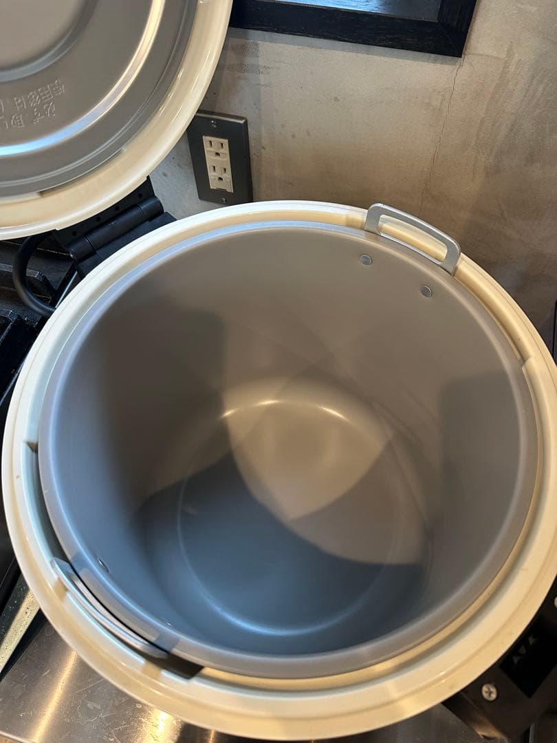 象印　業務用　保温ジャー　4.4升　TH-GS80 美品