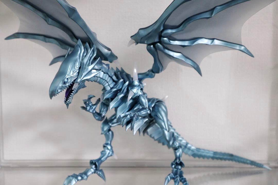 ブルーアイズホワイトドラゴン　プラモデル