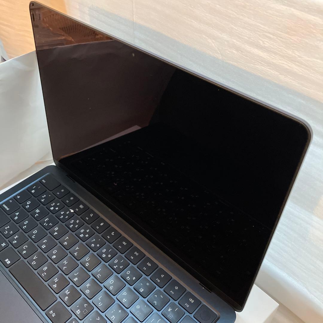 MacBook Air M2スペースグレー