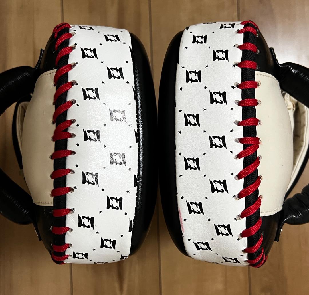 Fairtex フェアテックス キックミット 白黒赤