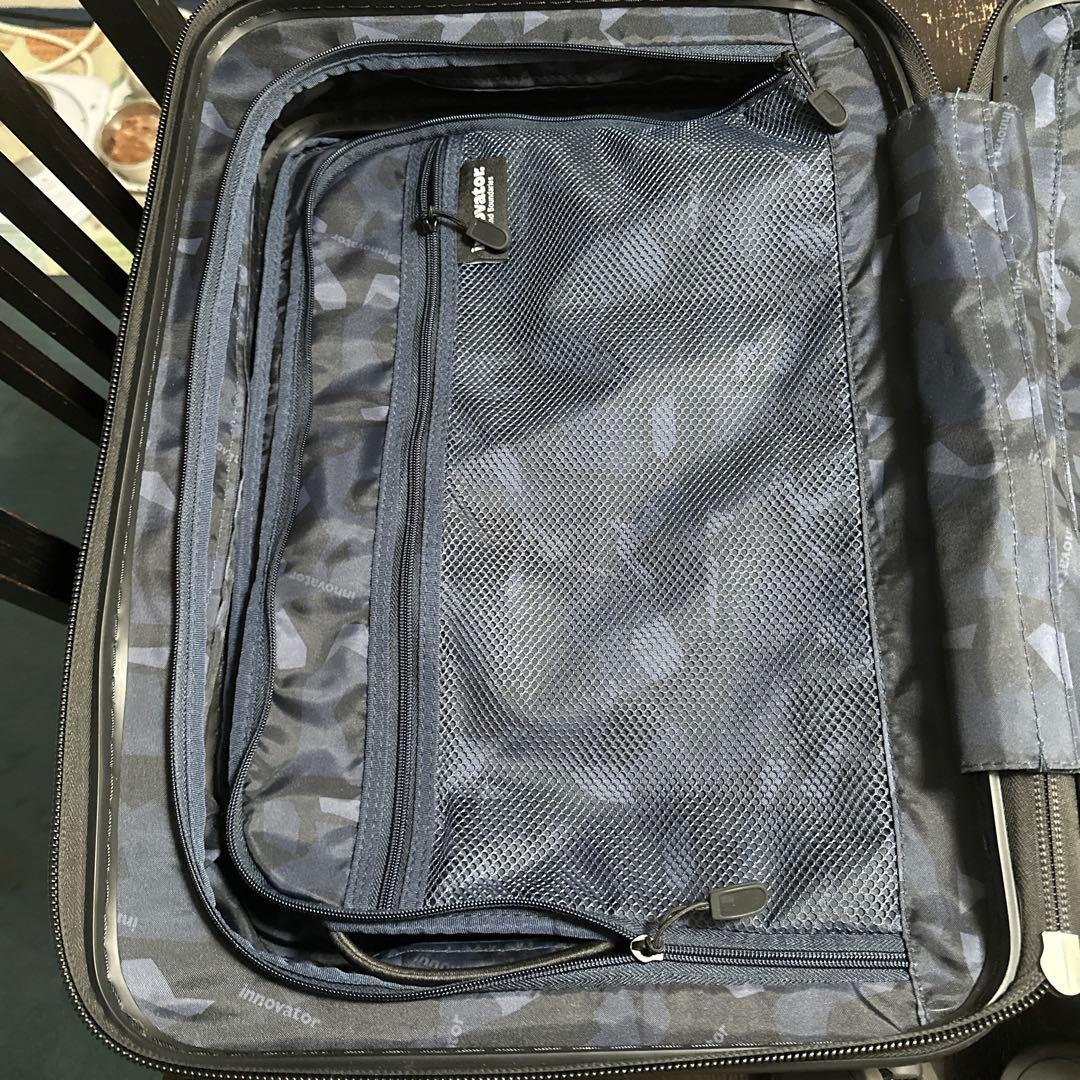 「innovator」黒TSAロック 中型キャリーケース