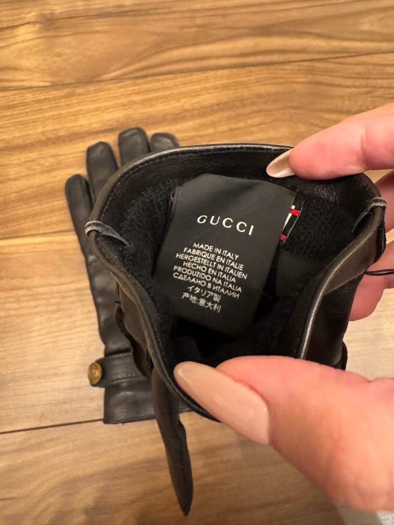 GUCCI レザー手袋 ブラック バックル付き メンズ
