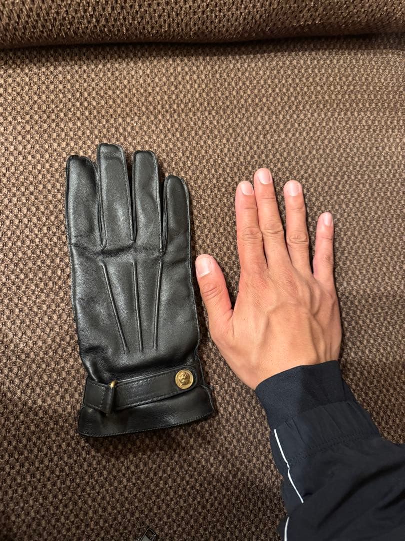 GUCCI レザー手袋 ブラック バックル付き メンズ
