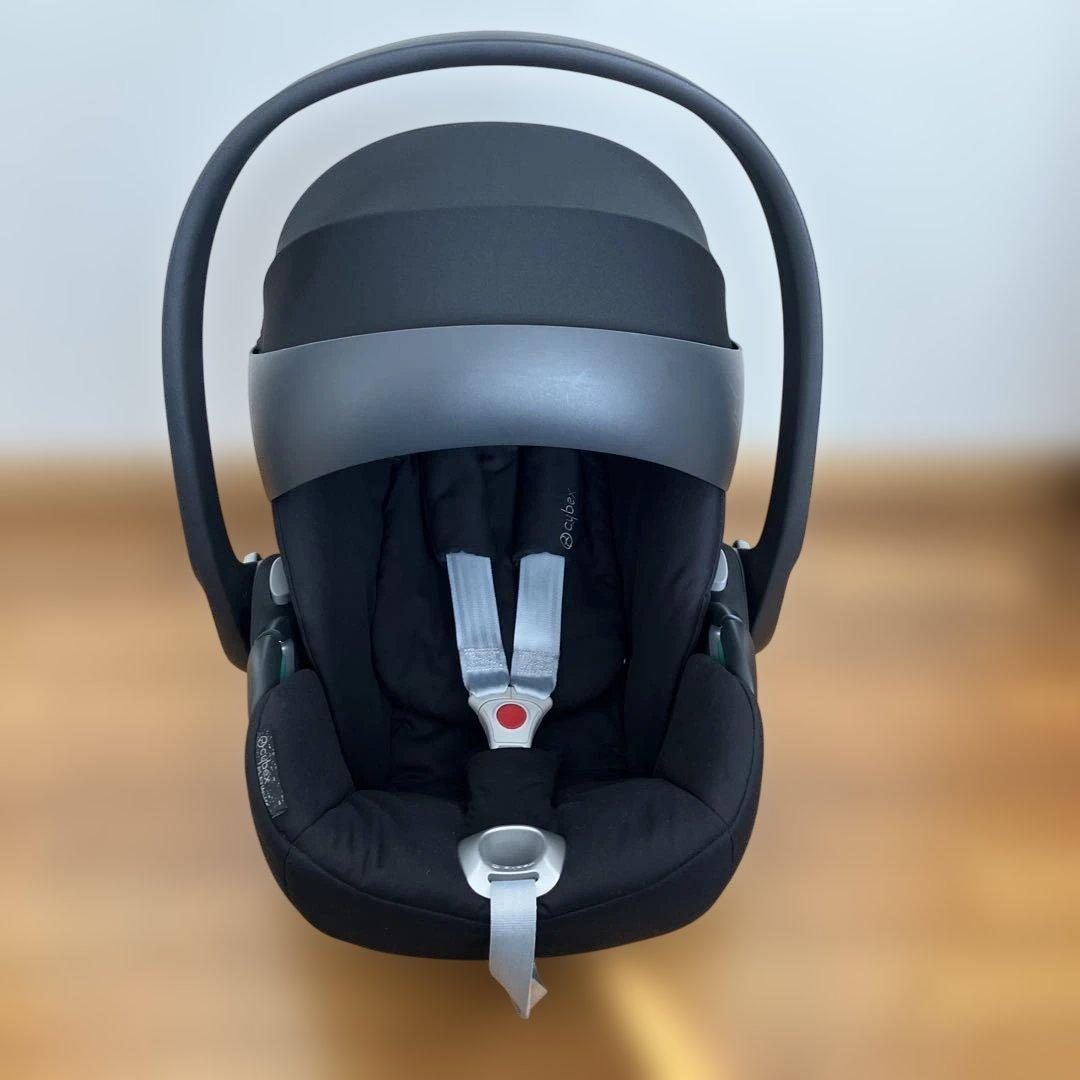 チャイルドシート(cybex Z2 i-SizeとベースZ2 Eマーク付)