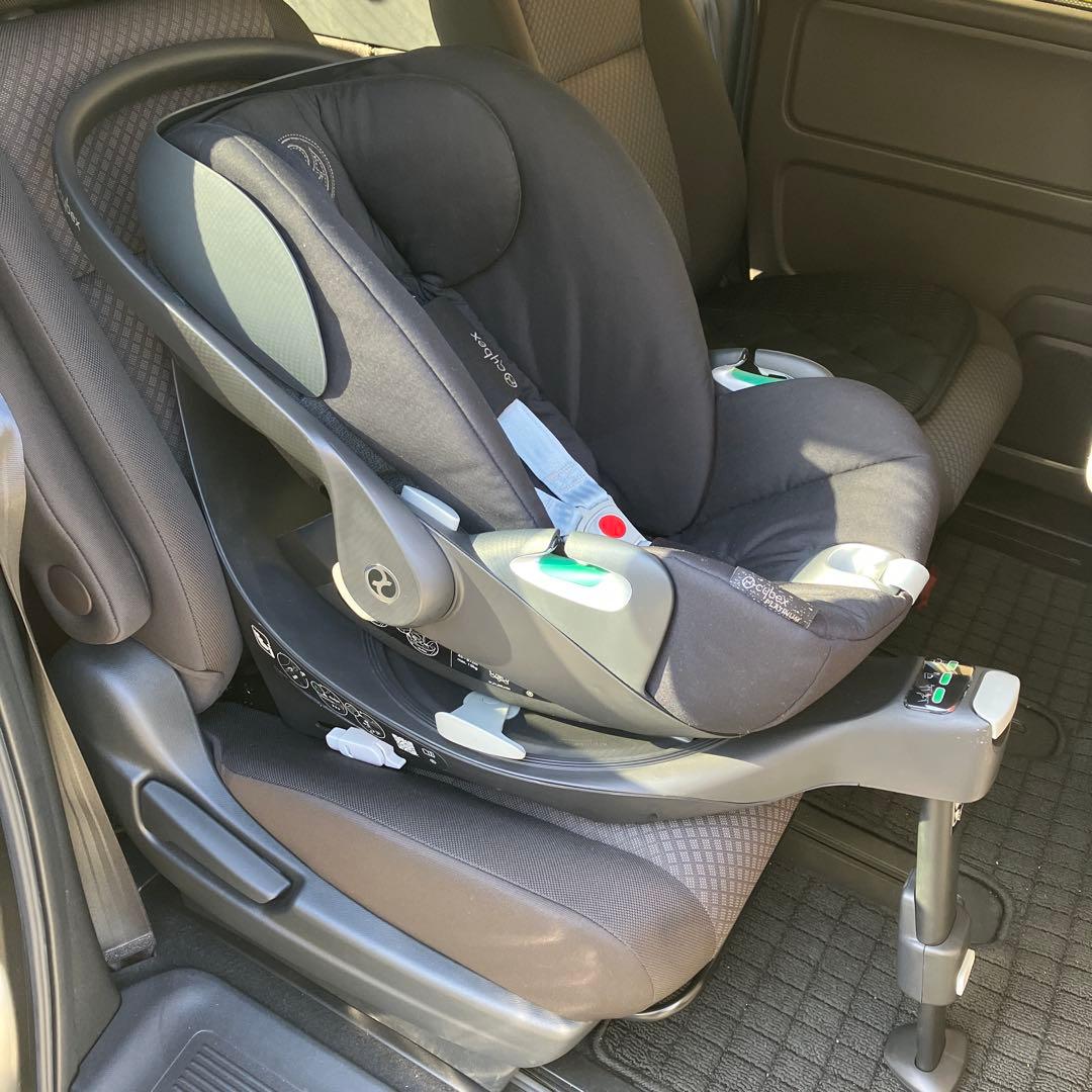 チャイルドシート(cybex Z2 i-SizeとベースZ2 Eマーク付)