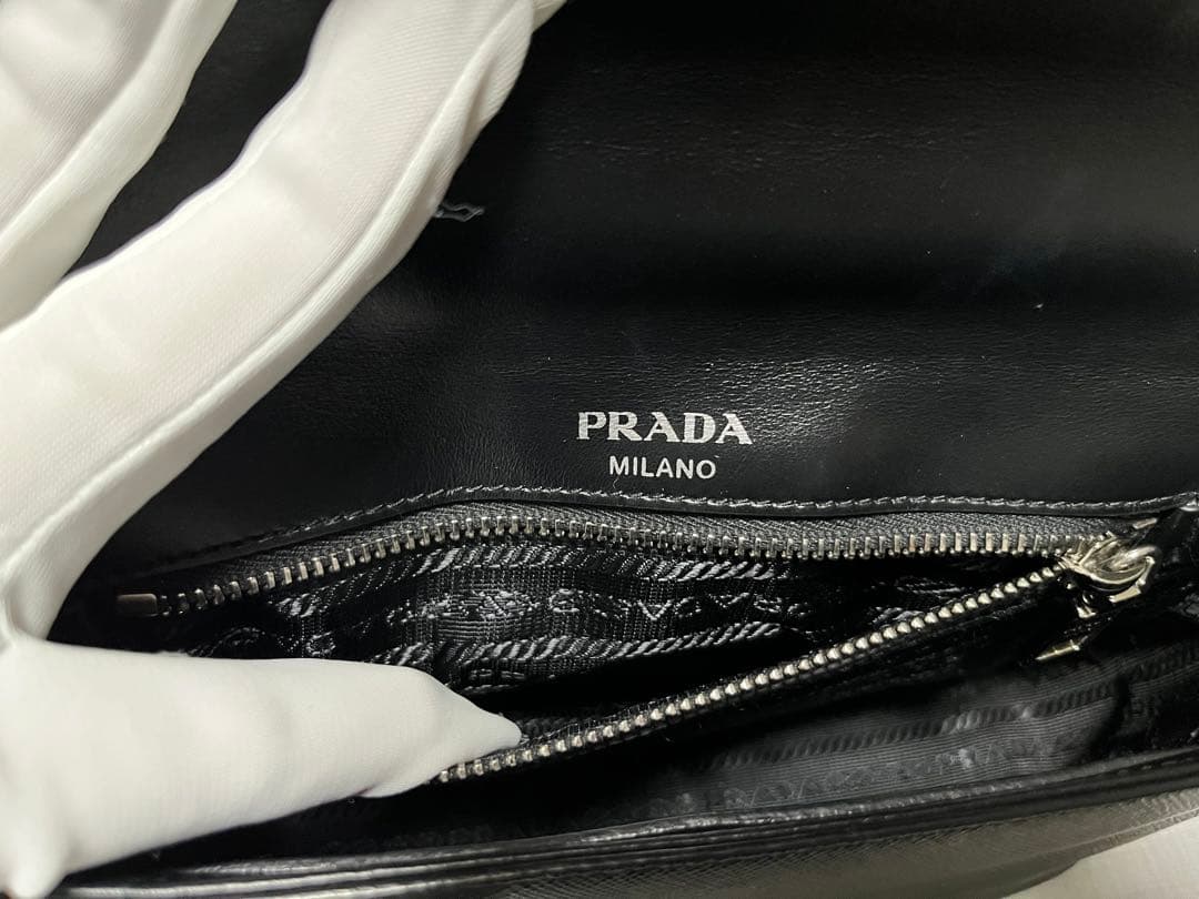 PRADA ブラック ショルダーバッグ　正規品