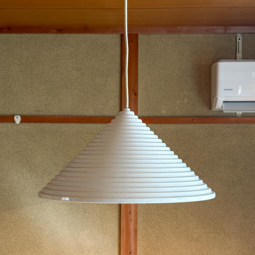 ペンダントランプ　ポストモダン　シンプル　レトロ