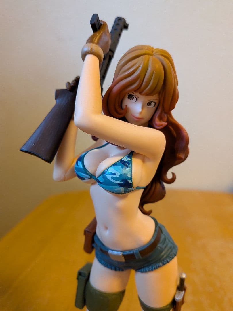 峰不二子フィギュア　サバイバルver ライフル付き