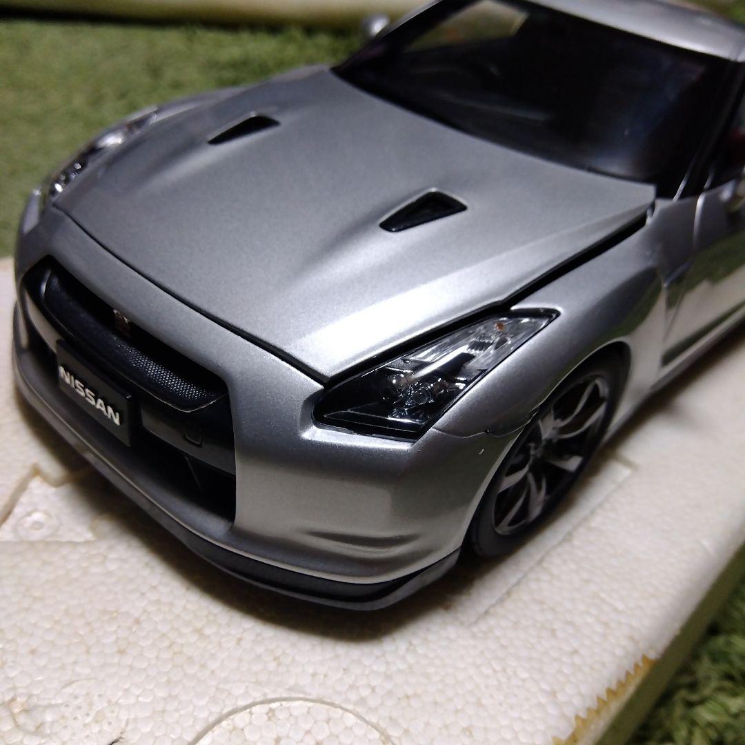 京商 日産 GTR R35 プレミアムエディション 1/18　ミニカー
